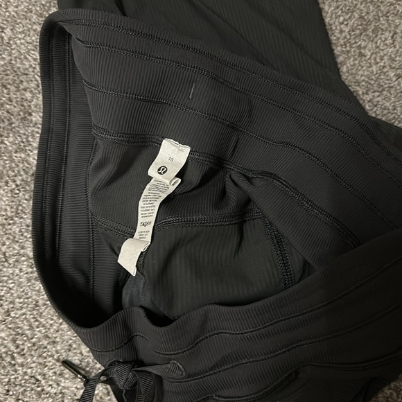 Lululemon Dance Studio Mid-Rise Pant * Short - Picture 2 of 5